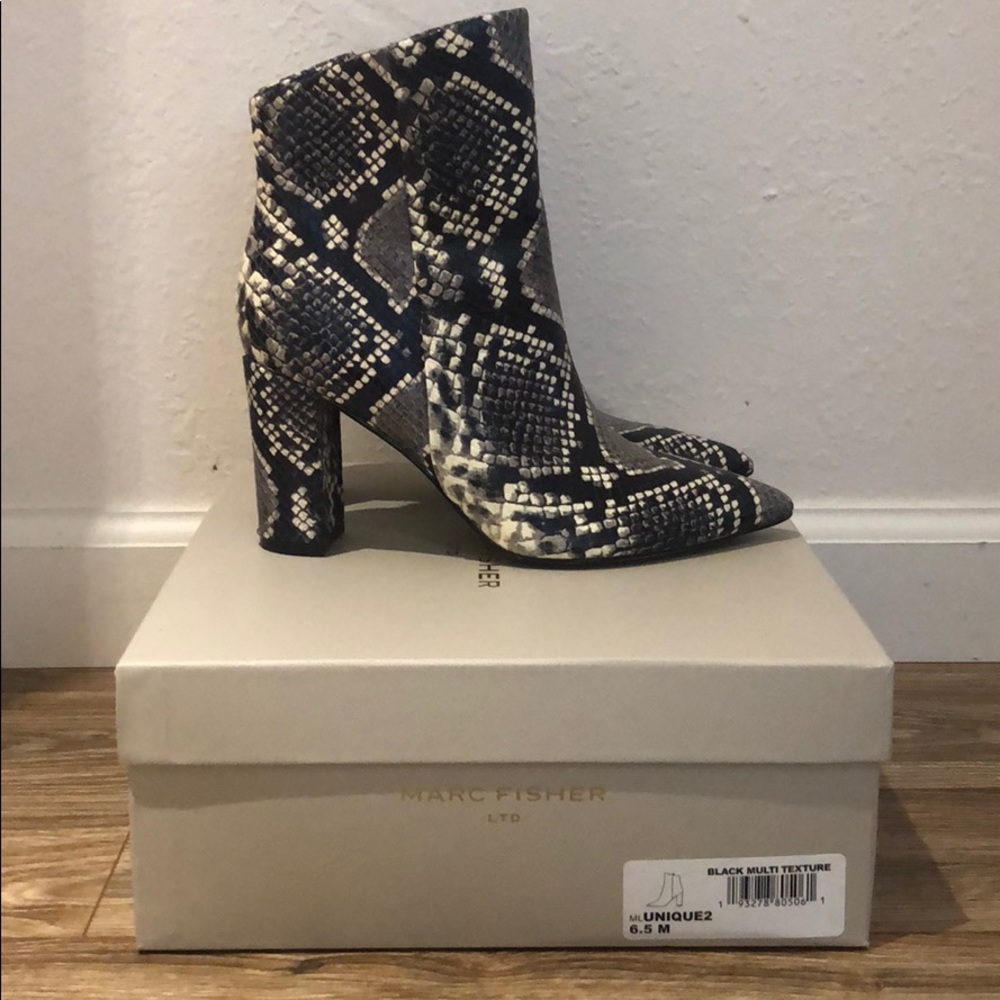 Marc Fisher Unique2 Snakeskin Booties Sz 6.5